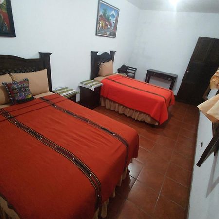 Francisco'S Rest House Hotel Antigua Oda fotoğraf