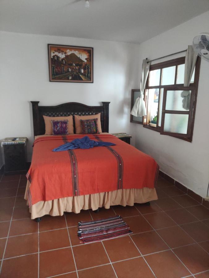 Francisco'S Rest House Hotel Antigua Dış mekan fotoğraf