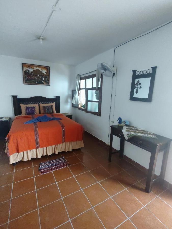 Francisco'S Rest House Hotel Antigua Dış mekan fotoğraf