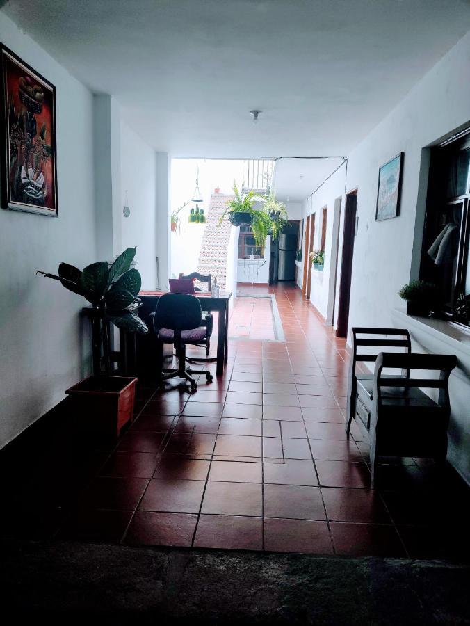 Francisco'S Rest House Hotel Antigua Dış mekan fotoğraf