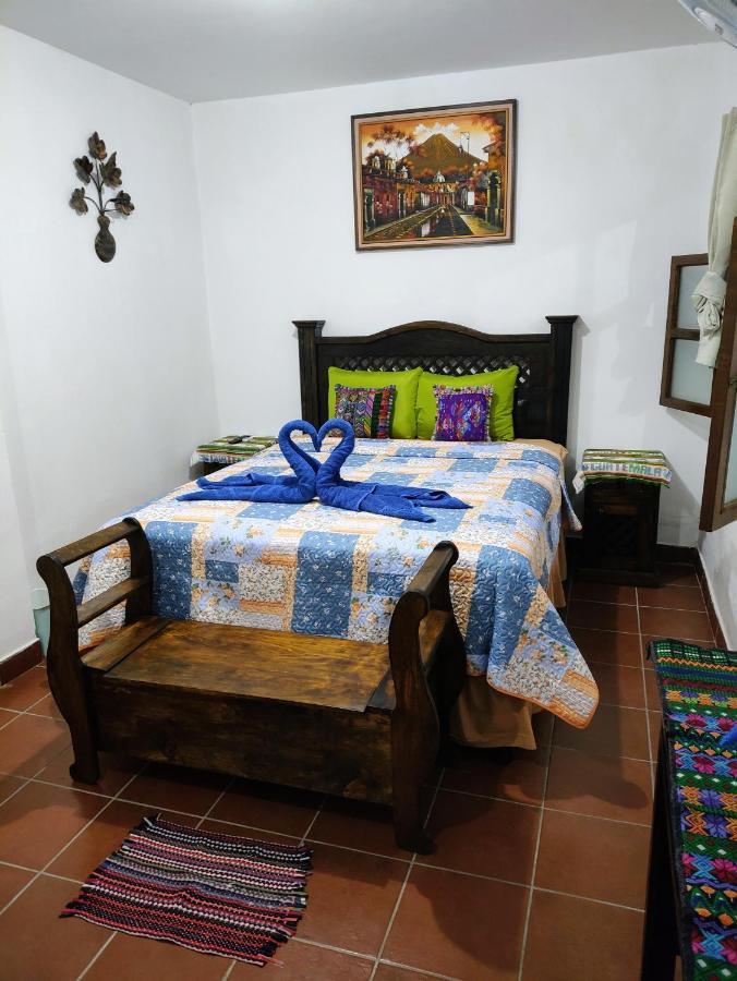 Francisco'S Rest House Hotel Antigua Dış mekan fotoğraf