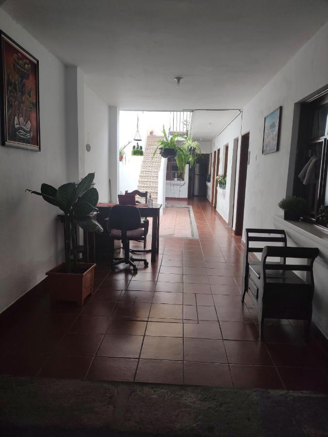 Francisco'S Rest House Hotel Antigua Dış mekan fotoğraf