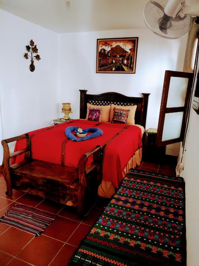 Francisco'S Rest House Hotel Antigua Dış mekan fotoğraf