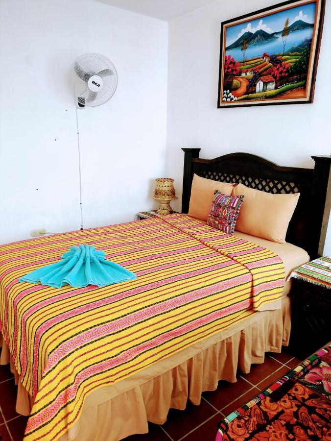 Francisco'S Rest House Hotel Antigua Dış mekan fotoğraf