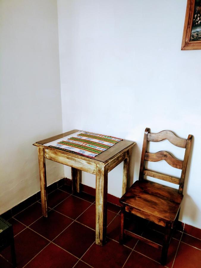 Francisco'S Rest House Hotel Antigua Dış mekan fotoğraf