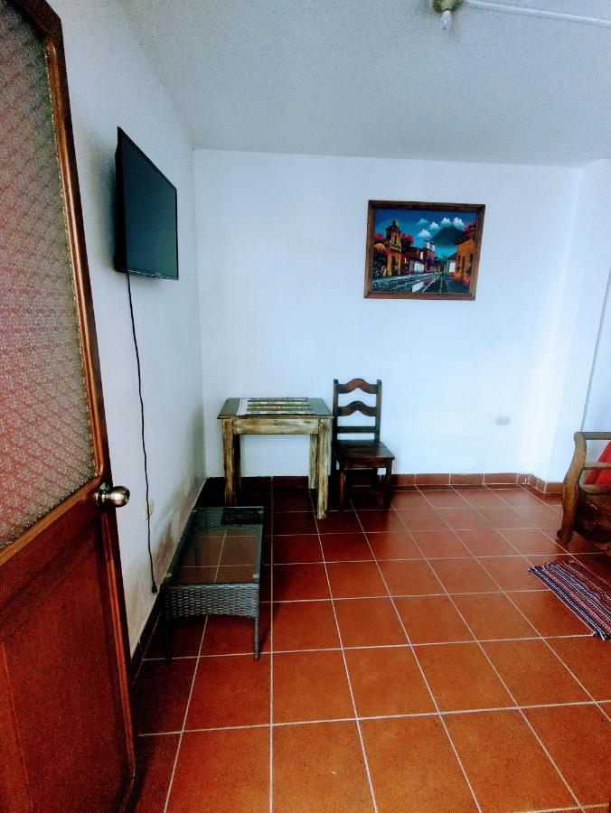 Francisco'S Rest House Hotel Antigua Dış mekan fotoğraf