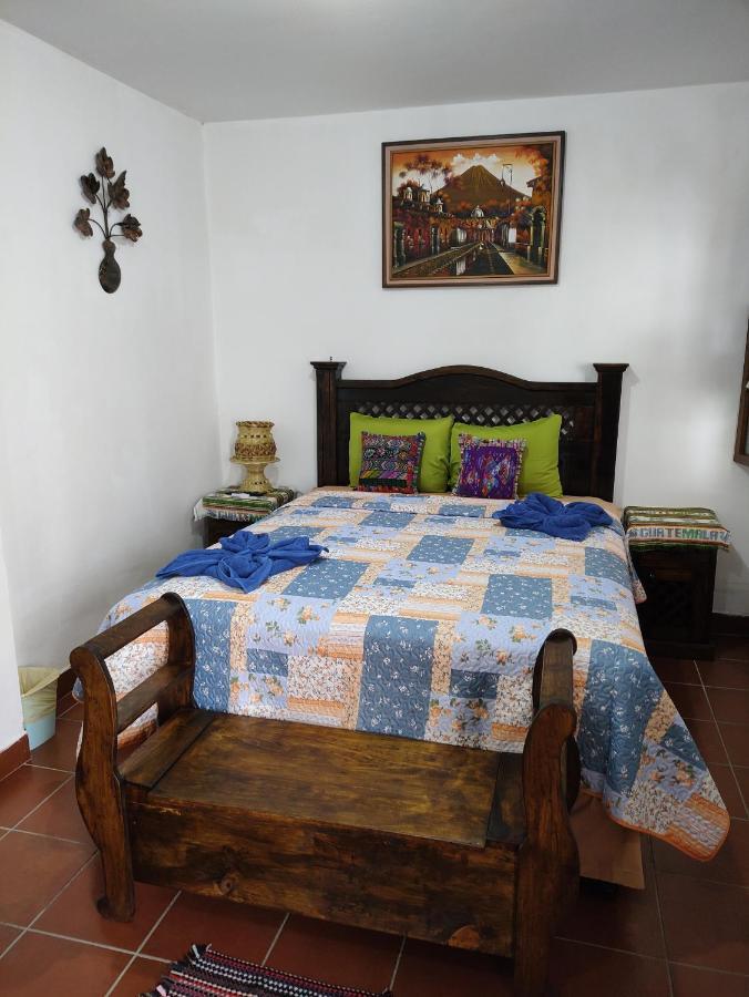 Francisco'S Rest House Hotel Antigua Dış mekan fotoğraf