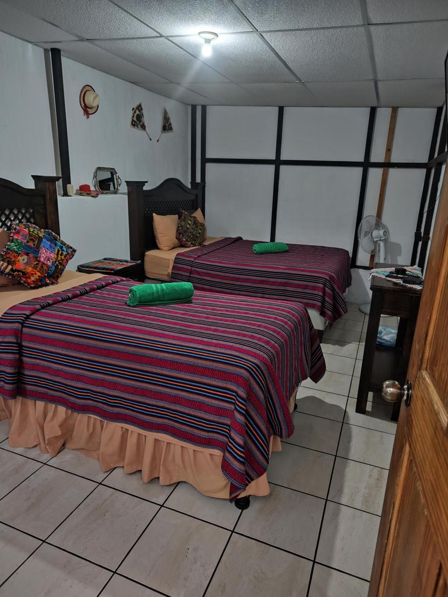 Francisco'S Rest House Hotel Antigua Dış mekan fotoğraf