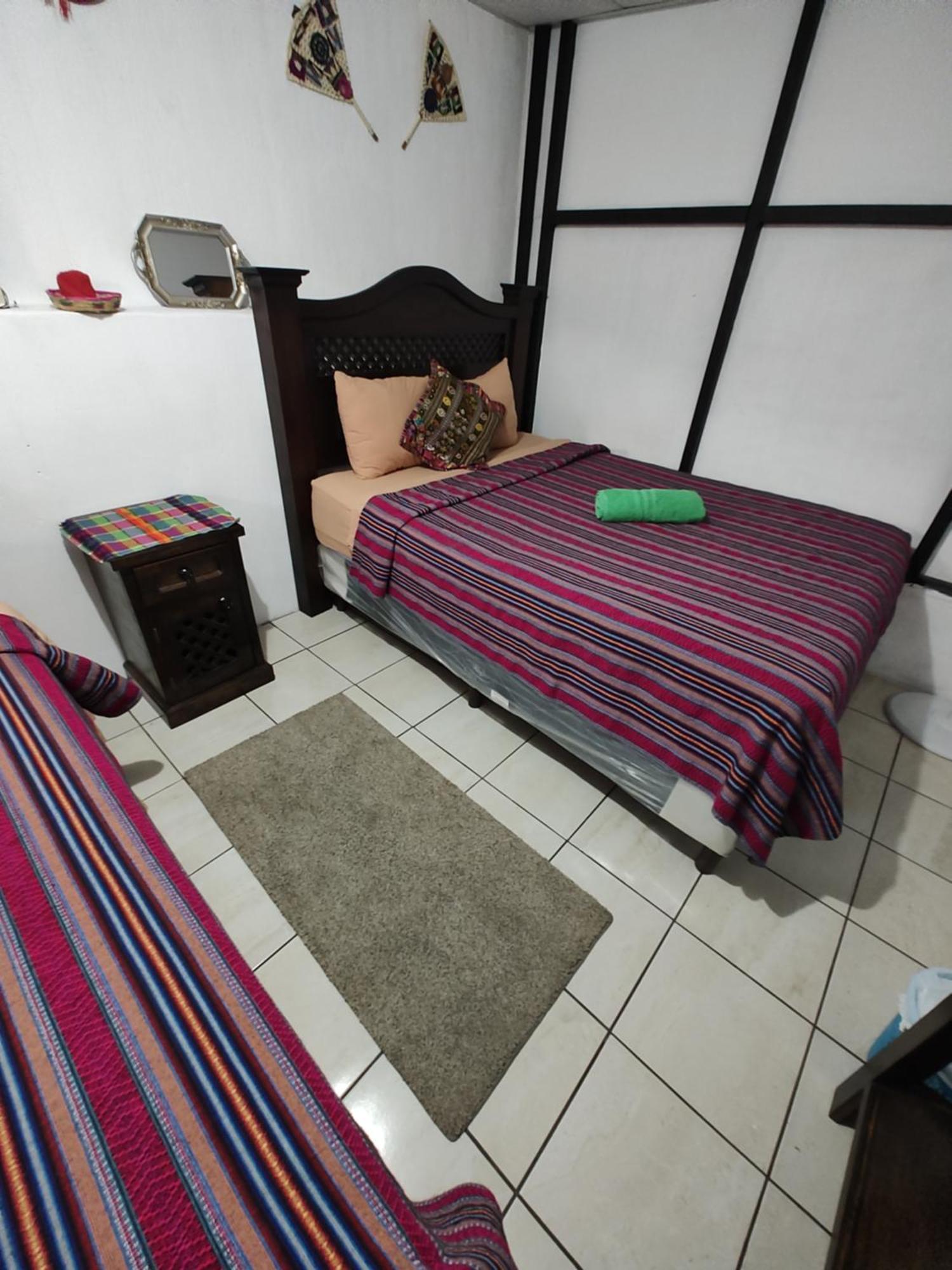 Francisco'S Rest House Hotel Antigua Dış mekan fotoğraf