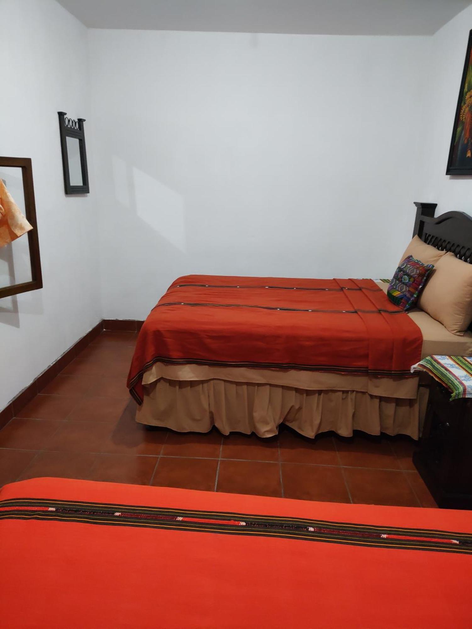 Francisco'S Rest House Hotel Antigua Oda fotoğraf